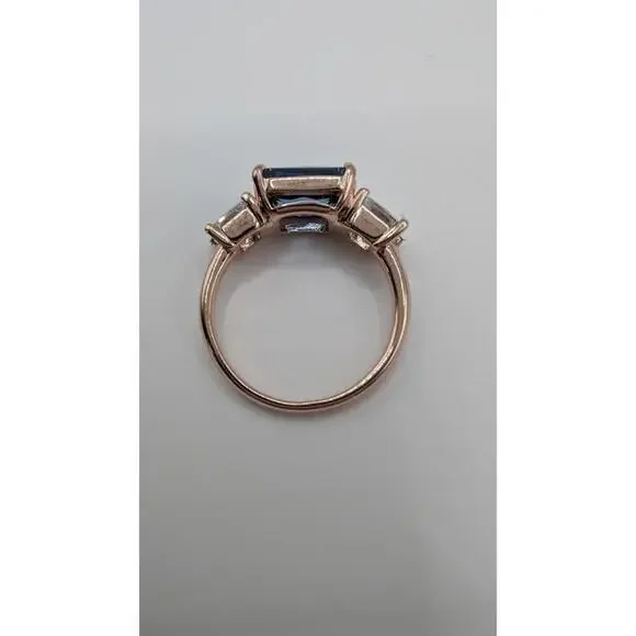 Elegant Blue Gemstone Ring with Side Stones Size 7 - Picture 7 of 9